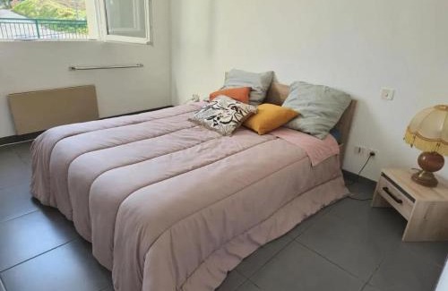 Les Martres-de-Veyre Appartement | Maison accueillante à Les Martres-de-Veyre avec jardin