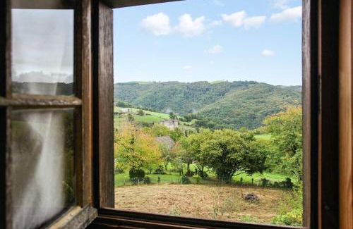 Senezergues Maison | Maison accueillante à Senezergues avec vue sur la montagne