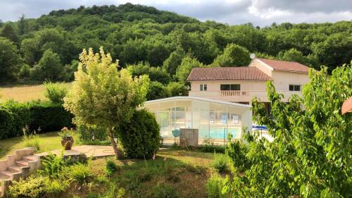 Saint-Gery Maison | Maison accueillante à Saint-Géry avec piscine partagée