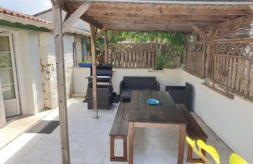 Meursac Maison | Maison accueillante avec piscine à Meursac + Spa
