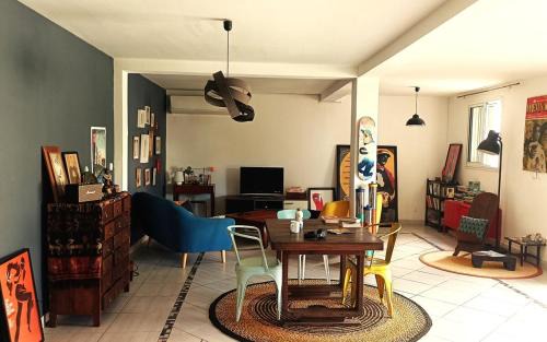 Les Avirons Appartement | Maison agréable, un brin arty