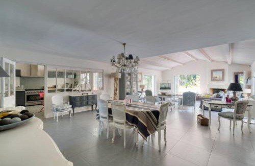 Ars-en-Re Villa | Maison au calme en lisière de forêt avec piscine chauffée