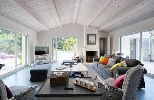 Ars-en-Re Villa | Maison au calme en lisière de forêt avec piscine chauffée