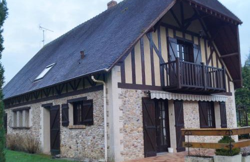 Saint-Pierre-de-Bailleul Maison | Maison au calme à la campagne