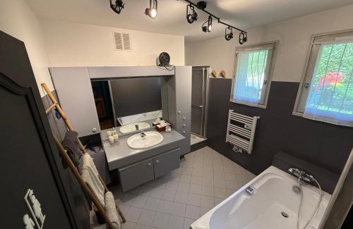 Saint-Pierre-de-Bailleul Maison | Maison au calme à la campagne