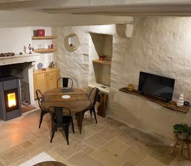 Flavigny-sur-Ozerain Maison | Maison authentique