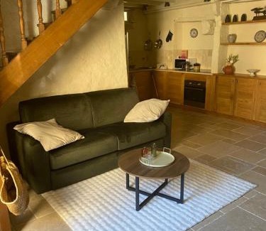 Flavigny-sur-Ozerain Maison | Maison authentique