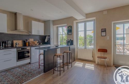 Ingrandes-Le Fresne sur Loire Maison | Maison Authentique sur 3 Niveaux avec Terrasse et Vue Loire - FR-1-622-38