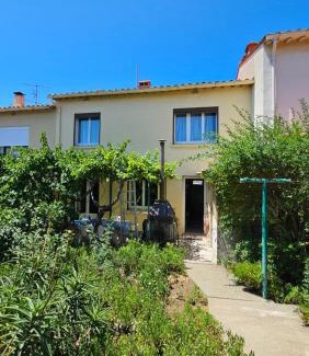 Saint-Esteve Maison | Maison avec 3 chambres et jardin