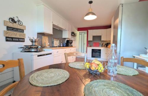 Rouvres-les-Bois Maison | Maison avec piscine privative et jacuzzi à Rouvres-les-Bois - FR-1-591-722