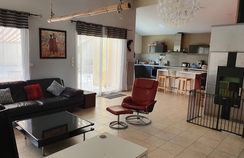 Sommieres Maison | Maison avec piscine, climatisation et située à 2 pas du centre historique