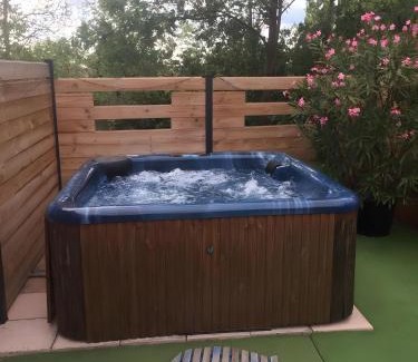Revel Maison | Maison avec piscine et jacuzzi