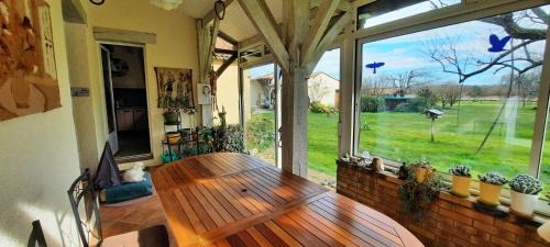 Cours-de-Pile Maison | Maison avec piscine et jardin d'arbres fruitiers