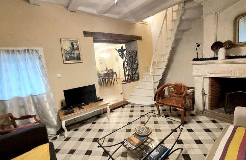 Candes-Saint-Martin Maison | Maison avec terrasse face à la Confluence Loire-Vienne