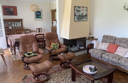 Arette Maison | Maison avec terrasse et jardin au pied de la montagne.