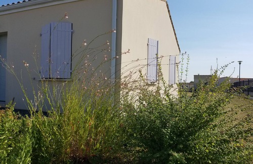 Pisany Maison | Maison avec un grand jardin dans un quartier calme , non loin de l'océan...