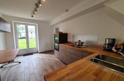Montierchaume Maison | Maison calme avec jardin et terrasse, proche Châteauroux, 3 chambres, 3 salles de bain, parking inclus - FR-1-591-359