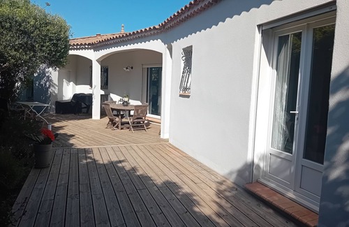 Fons Maison | Maison calme dans le sud de la France climatisée avec piscine près de Nîmes