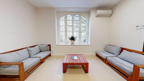 Carmaux Maison | -Maison Calmels-PMR-7 Chambres et 7 SDB - proche Albi