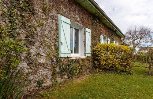 Lagarde Maison | Maison Camille - Gîte cosy à 10 min de Lourdes, terrasse, cheminée, parking privé