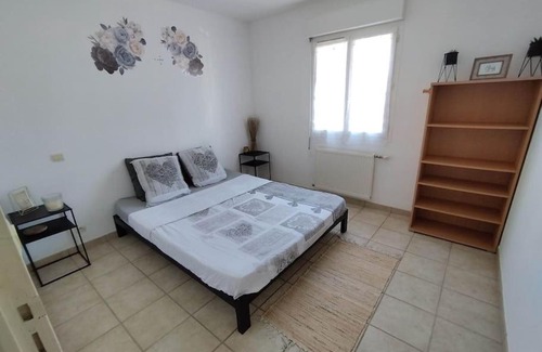 La Chapelle-Montmartin Appartement | Maison chaleureuse, 35 minutes du zoo