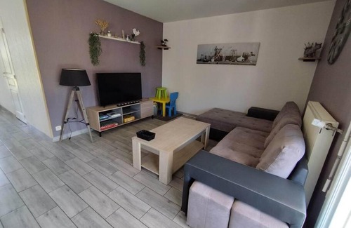 La Chapelle-Montmartin Appartement | Maison chaleureuse, 35 minutes du zoo
