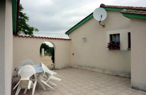 Saint-Meard-de-Drone Maison | Maison charmante avec terrasse, jardin clos et animaux acceptés - FR-1-616-90