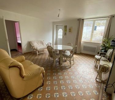 Audignies Maison | Maison chaleureuse à Audignies avec stationnement privé