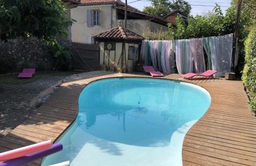 Gee-Riviere Maison | Maison chaleureuse avec piscine partagee a Gee Riviere 55 m²