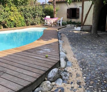 Gee-Riviere Maison | Maison chaleureuse avec piscine partagee a Gee Riviere 55 m²
