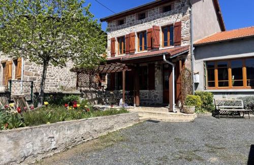 Laprugne Maison | Maison cocooning à la montagne - activités nature, cheminée, jardin clos, animaux bienvenus - FR-1-489-448