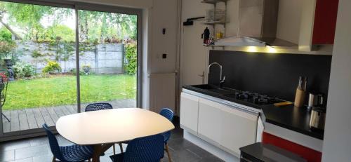 Vieux-Conde Maison | Maison confortable à Vieux-Condé avec jardin privé et parking