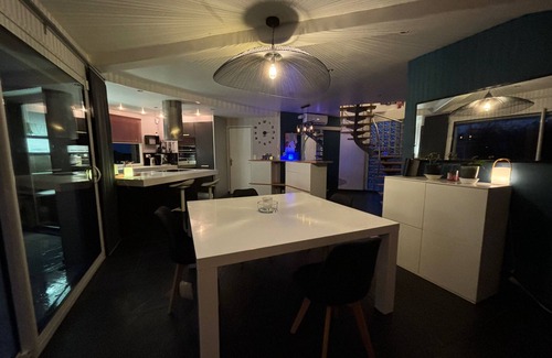 Pleuven Maison | Maison contemporaine, à dix minutes des plages, quatre chambres, piscine, spa