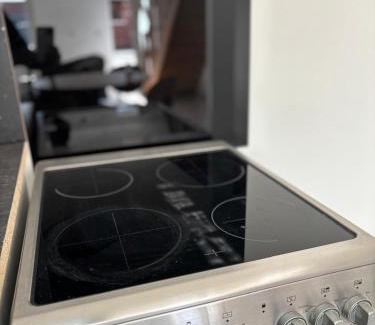 Bruay-sur-l'Escaut Appartement | Maison cosy avec cour privée
