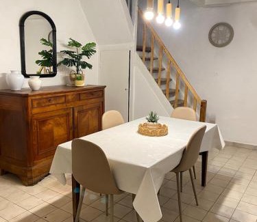 La Trimouille Maison | Maison cosy avec cour privée - Calme et nature, La Trimouille