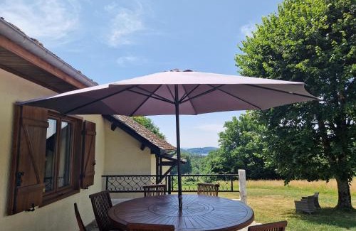 Liginiac Appartement | Maison cosy et nature avec vue sur le lac de Neuvic