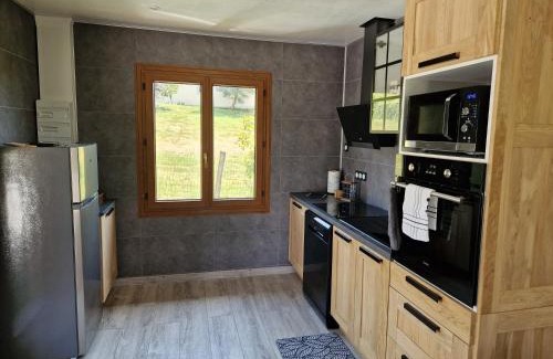 Liginiac Appartement | Maison cosy et nature avec vue sur le lac de Neuvic