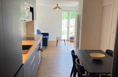 La Roche-sur-Yon Maison | Maison Cozy Terrasse et Jardin - à 30min de la mer