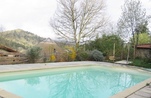 Sainte-Croix-de-Volvestre Maison | maison de caractère en lisière de foret avec piscine