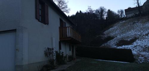 Vic-sur-Cere Maison | maison d'hôte, gîte, la maisonnette
