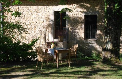 Combovin Lit Et Petit-Déjeuner | Maison d'hôtes Ainsi Soie t-il
