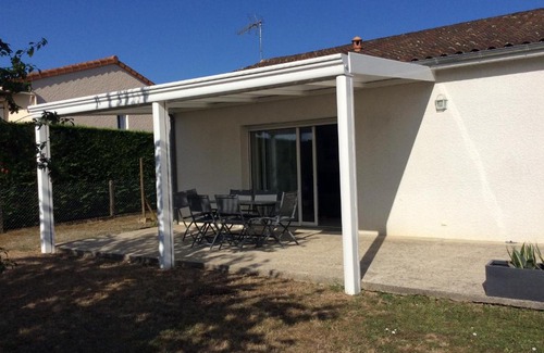 Saint-Julien-l'Ars Maison | maison d'hôtes