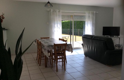 Saint-Julien-l'Ars Maison | maison d'hôtes