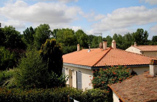 Doix-les-Fontaines Maison | Maison d'hôtes LE LAVOIR