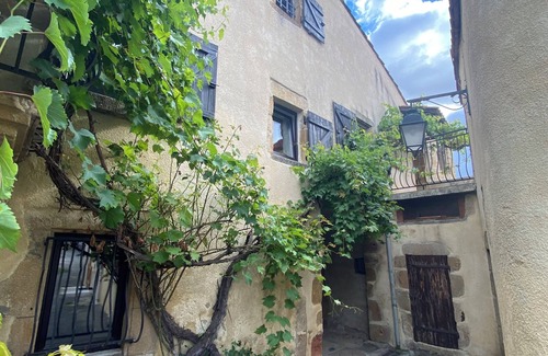 Authezat Maison | Maison de Bourg au Calme Terrasse Donnant sur un Petit Jardin