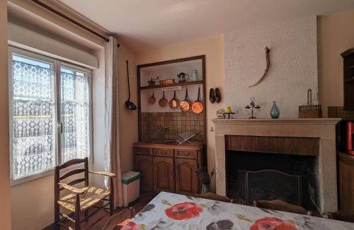 Preaux Maison | Maison de Bourg avec Grand Jardin, Salle de Jeux et Confort Moderne – Près des Châteaux de la Loire - FR-1-591-161