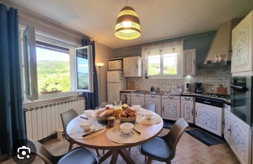 Saint-Georges-en-Couzan Maison | Maison de Campagne Entière Gîte 3 Épis Jardin Extérieur Clos Animaux Admis