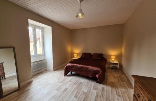 Verneuil-sur-Igneraie Maison | Maison de campagne en Berry, proche de La Châtre et George Sand, cour, jardin privé, tout inclus - FR-1-591-368