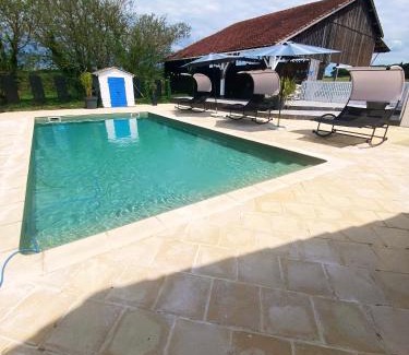 Savignac-sur-Leyze Maison | Maison de Campagne 4 places, avec Piscine et Jacuzzi