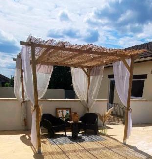Savignac-sur-Leyze Maison | Maison de Campagne 4 places, avec Piscine et Jacuzzi